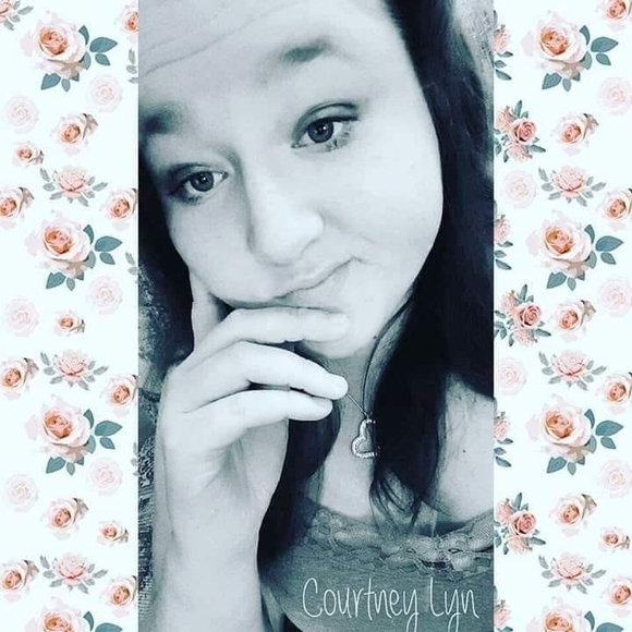 Meet your Posher, Courtney - Picture 1 of 1